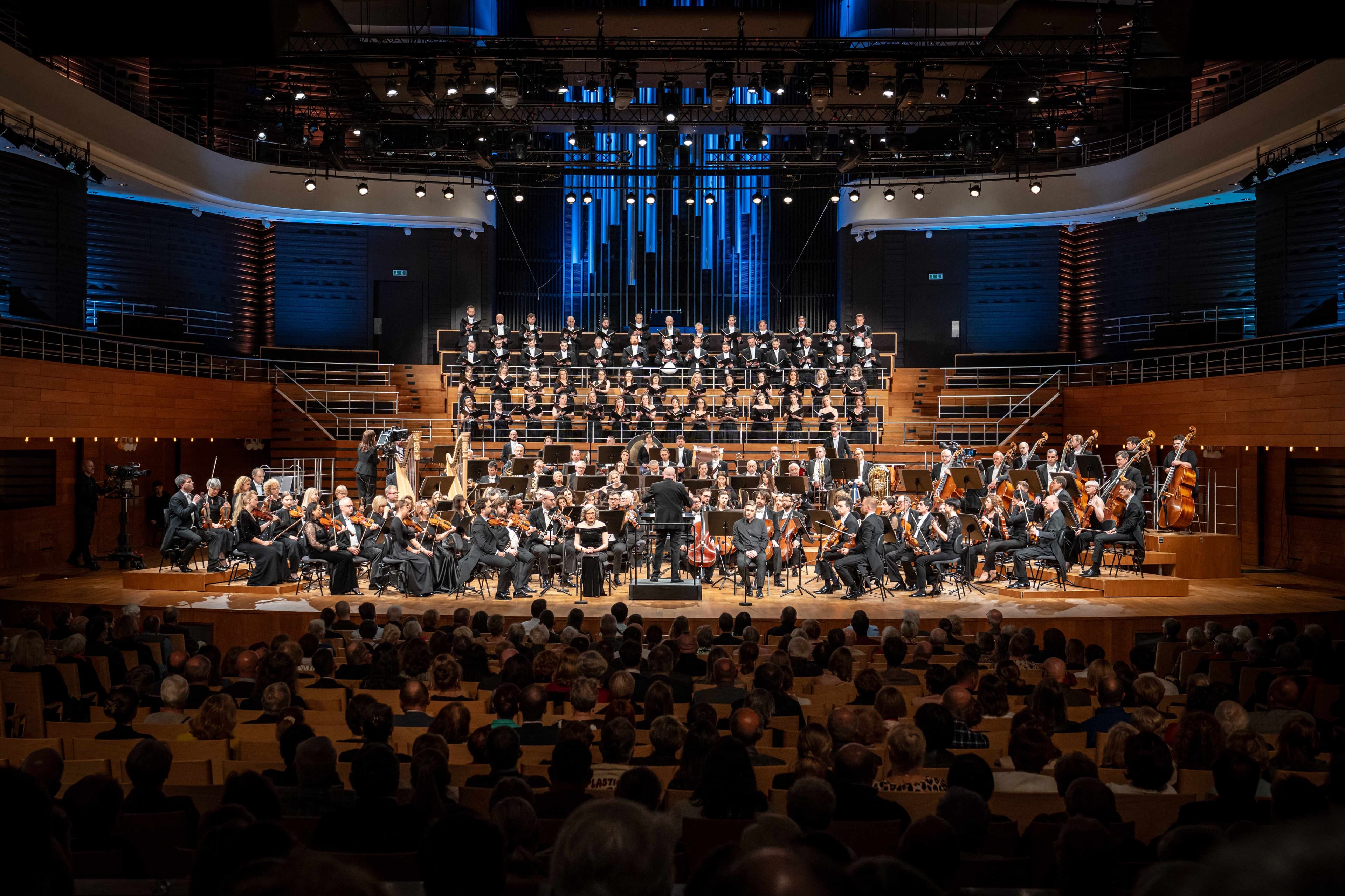 Schönberg: A Survivor from Warsaw | Brahms: Ein deutsches Requiem
Eschenbach, NFM Wrocław